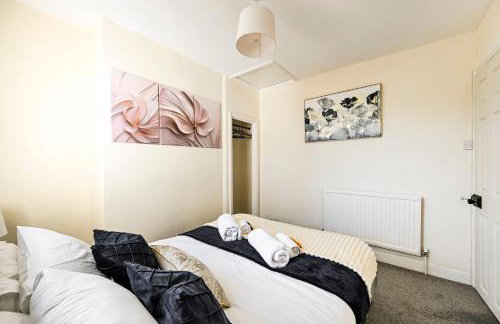 Central Canterbury Gem New Refreshed Decor Sunny Deck Outdoor Furniture FREE Parking 2BR 2BA TOP Location - Foto 30