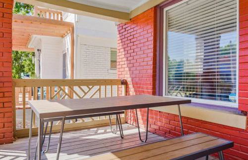 Modern Comfort in Historic Charm: 4BR KC Retreat - Foto 24