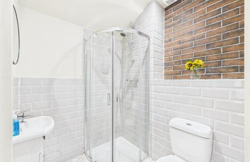 Stylish 6 Bed Apartment - Ideal for Contractors, Health Care workers - Peterborough - Foto 6