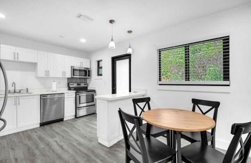 West Brickell - #3 - Renovated 2 1 & Parking - Foto 11