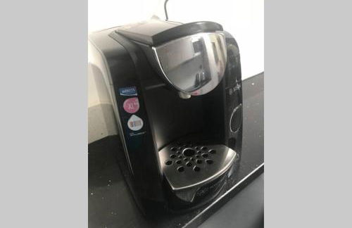 Bright, stylish Studio flat with Sky Sports - Photo 6