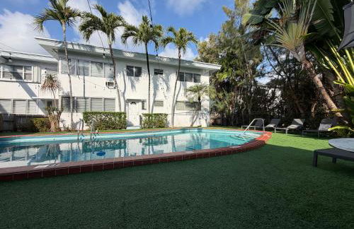 Bay Harbor Boutique Vacation Rental - Photo 52