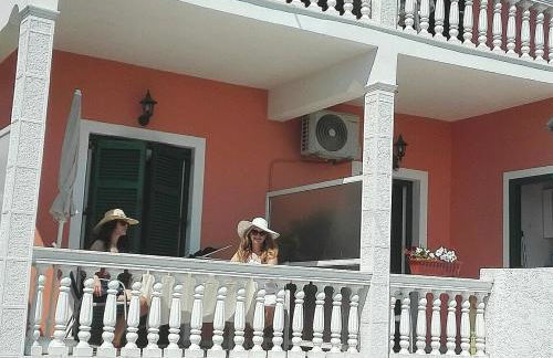 Dinos Green Place - Photo 5