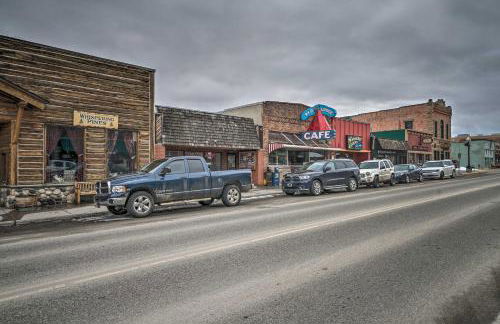 Updated Townhome with Hot Tub - Walk to Downtown! - Foto 24