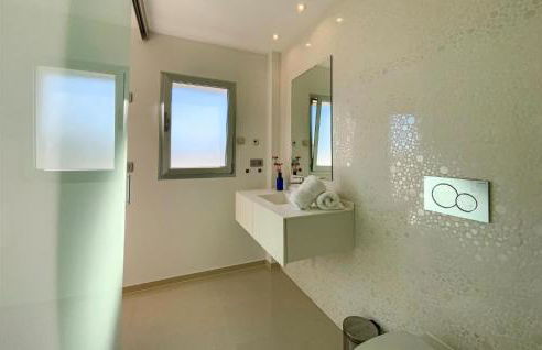 Lovely Home In Alicante - Photo 26