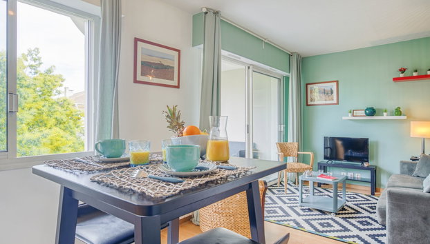 Studio Les Terrasses du Golf by Interhome - Foto 2, Kitchen / Dining Room