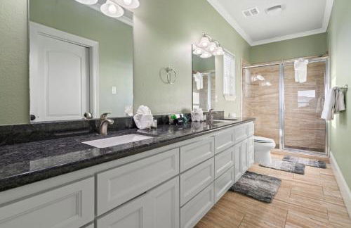 Charming Beachside Retreat: Steps from the Sand and Surf - Foto 17