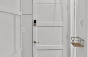 Downtown location Near the Beach Dog Friendly - Photo 48