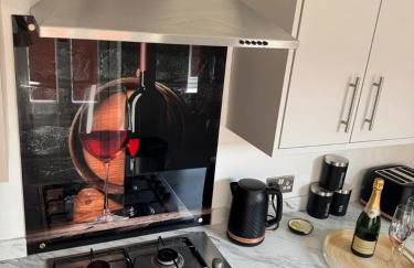 Stylish 3-Bedroom Home, Patio & High-Speed Wi-Fi - Foto 27