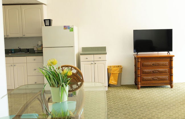 Beach Club at Montego Inn - Photo 42