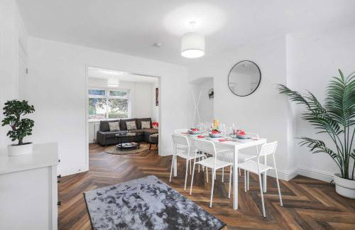 Spacious Family - Contractor Stay - Parking - WiFi - Photo 20