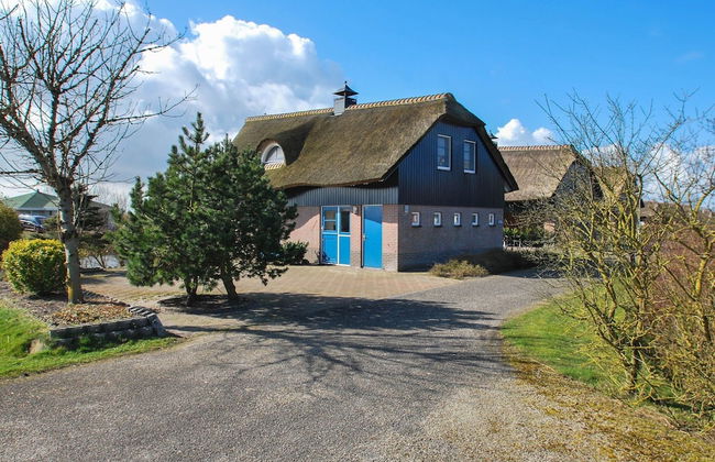 Villa With Terrace on the Water in Friesland - Foto 19