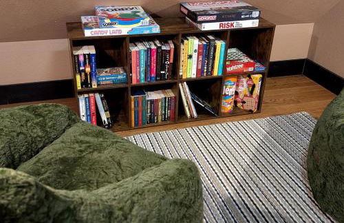 Spacious Mountain Retreat with Bonus Game Room Near Asheville, Barnardsville, NC - Foto 11