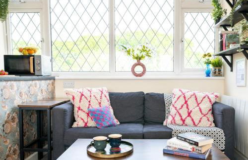 #10 Cozy Studio- Near NEC & BHX - Sleeps 2 - " Perfect for Business Traveler and Couples - Free Parking" - Foto 4