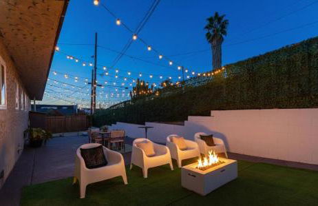 Movie Night 4BR Home with Projector Games & BBQ - Foto 13