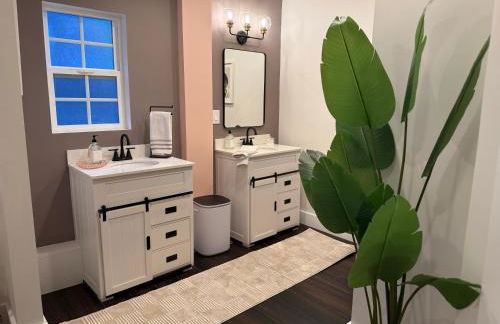 Private getaway in Studio City Hills universal - Photo 18