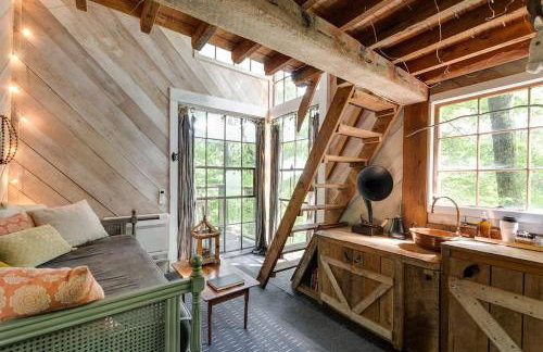 Treetop Hideaways: Luna Loft Treehouse - Foto 10