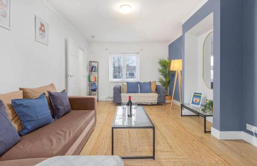 3 Bed House Sleeps 8 -Near Heathrow -Free Parking - Foto 11