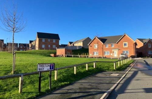 Sheffield 3-Bed Warm Comfy home - Photo 1