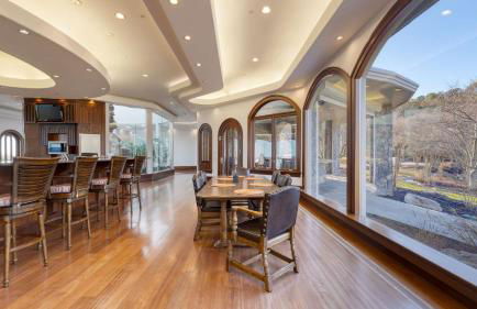 Bay Estate Luxe Waterfront Home w/ Private Pier, Main+guest House, Bay Views - Foto 14