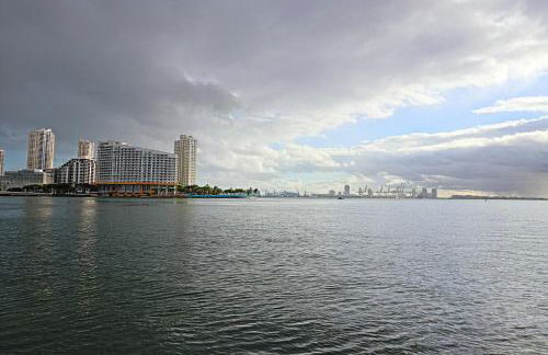 Upscale Apartment in the Heart of Brickell - Foto 84