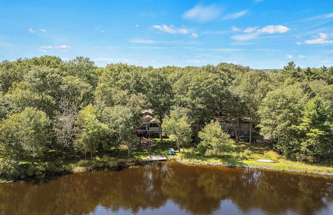 Lake Daze by Avantstay Lakefront w/ Modern Interior, Enclosed Porch & Hot Tub - Foto 54