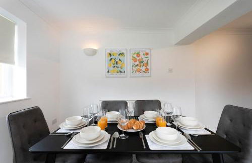 Cosy 4-BDR Family-Friendly House in North Hykeham, with High Speed Free WiFi, Secure Parking, Sleeps Up to 7, Long-Term Stays Allowed! - Foto 12