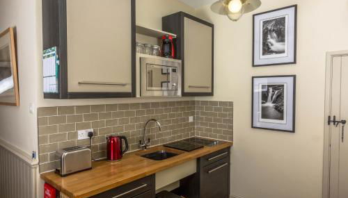 The Dovecote, Stoke Farthing Courtyard - Photo 5