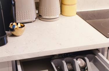 King Size Bed, City Centre, Long Stay Offers, Fast Wifi, Fully Equipped Kitchen, Dedicated Work Place - Foto 37