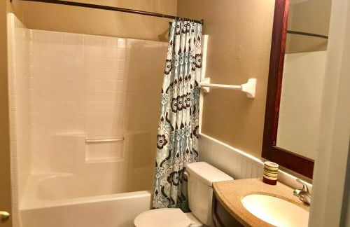 Queenie's Palace - Photo 13