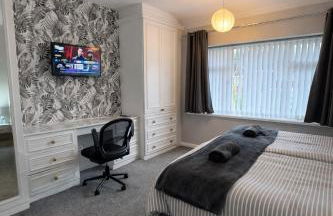 Charming 3 BR - NEC HS2- Long Stays Wifi Parking Airport - Foto 75