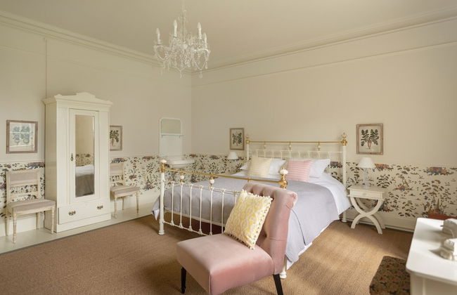 Healey Hall - Photo 5