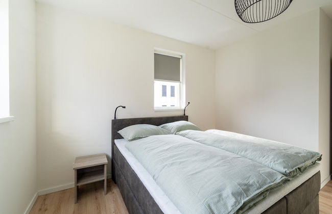 Luxurious Holiday Home With Parking - Photo 4