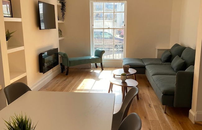 Warwick House - Photo 37