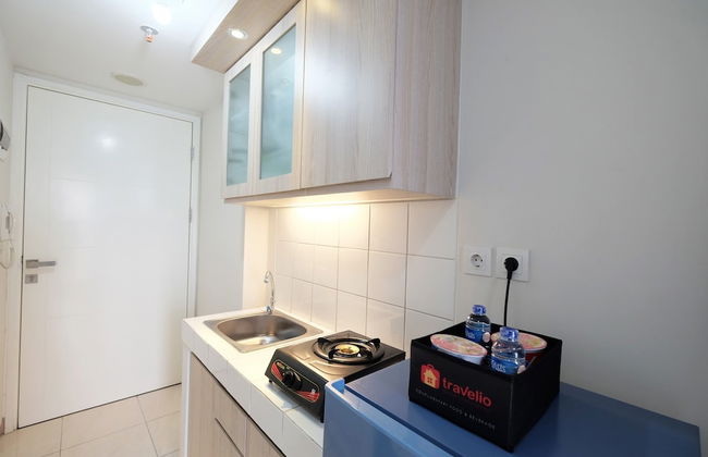 Minimalist Studio Room at The Springlake Apartment Sumarecon Bekasi - Photo 11