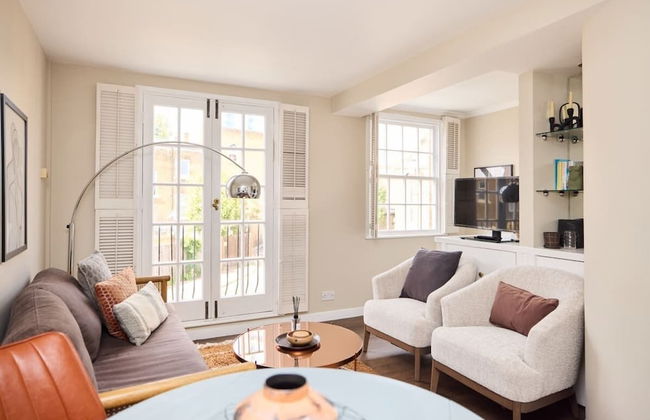 The Holland Park Crib - Classy 2bdr House - Photo 1