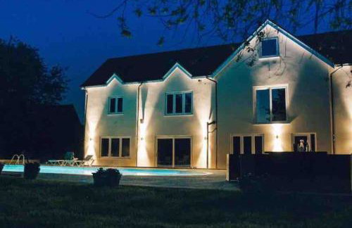 Luxury house with pool and hot tub - sleeps 16 - Foto 24