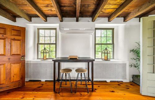 Downingtown Manor - 1900s Farmhouse with Creek Views - Foto 14