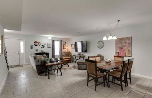 Beautiful 3 Bedroom- free parking 2M to Broadway - Foto 28