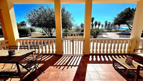 BeachFront Mediterranean Retreat - Foto 4