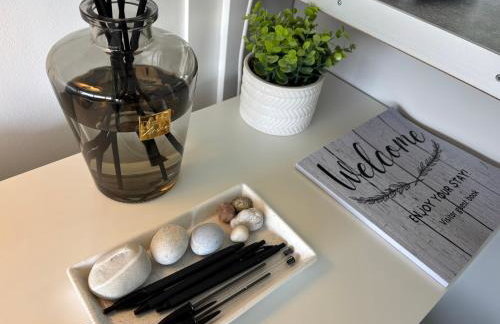 169 - Two bed Chalet on Sunbeach Holiday Park - Sleeps 5, pet friendly, FREE pool and entertainment passes included - plus WiFi, bed linen and towels included 300m from the beach! - Foto 21