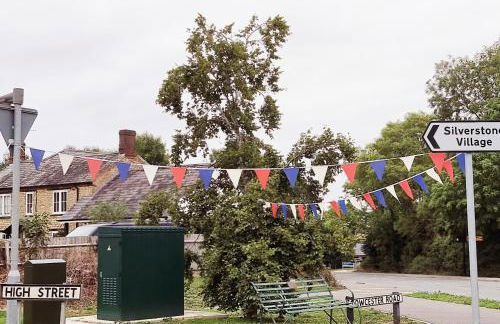 The Silverstone House. Comfort, Convenience and no hassle at the doorstep of Silverstone Race Circuit. - Photo 25