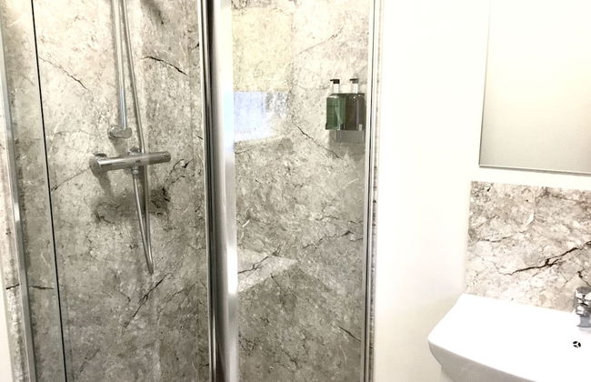 Pinewood Cottage Deluxe Self Catering Apartments - Foto 23