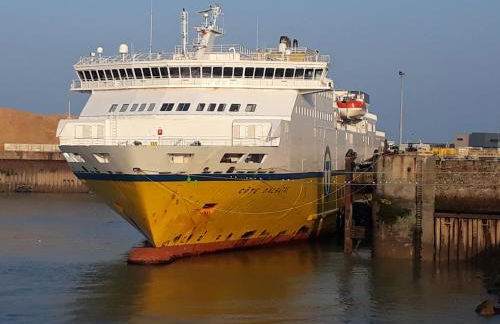 Appartement Quai Ouest, vue entrée port, Stationnement gratuit, Lits faits pour votre arrivée, serviettes de toilettes fournies - Foto 15