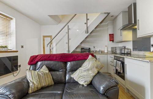 The Terrace - Beautiful 1-Bed with Roof Terrace Pass the Keys - Photo 8