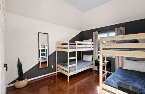 5BD Getaway w Pool Patio Firepit Mins to DT - Photo 30