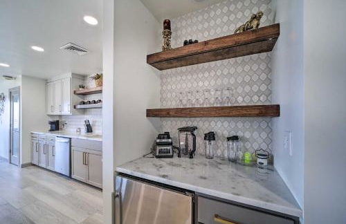 Balcony and Lake View Modern Condo in Monkey Island - Foto 12