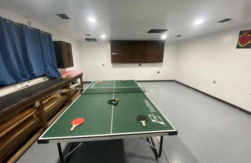 Spacious 3 Bedroom Home with Game Room and Parking - Foto 5