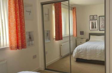 Bright 2-bedroom apartment with parking in Montrose - Photo 9