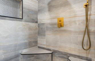 Luxury awaits in this stunning, modern home - Foto 18